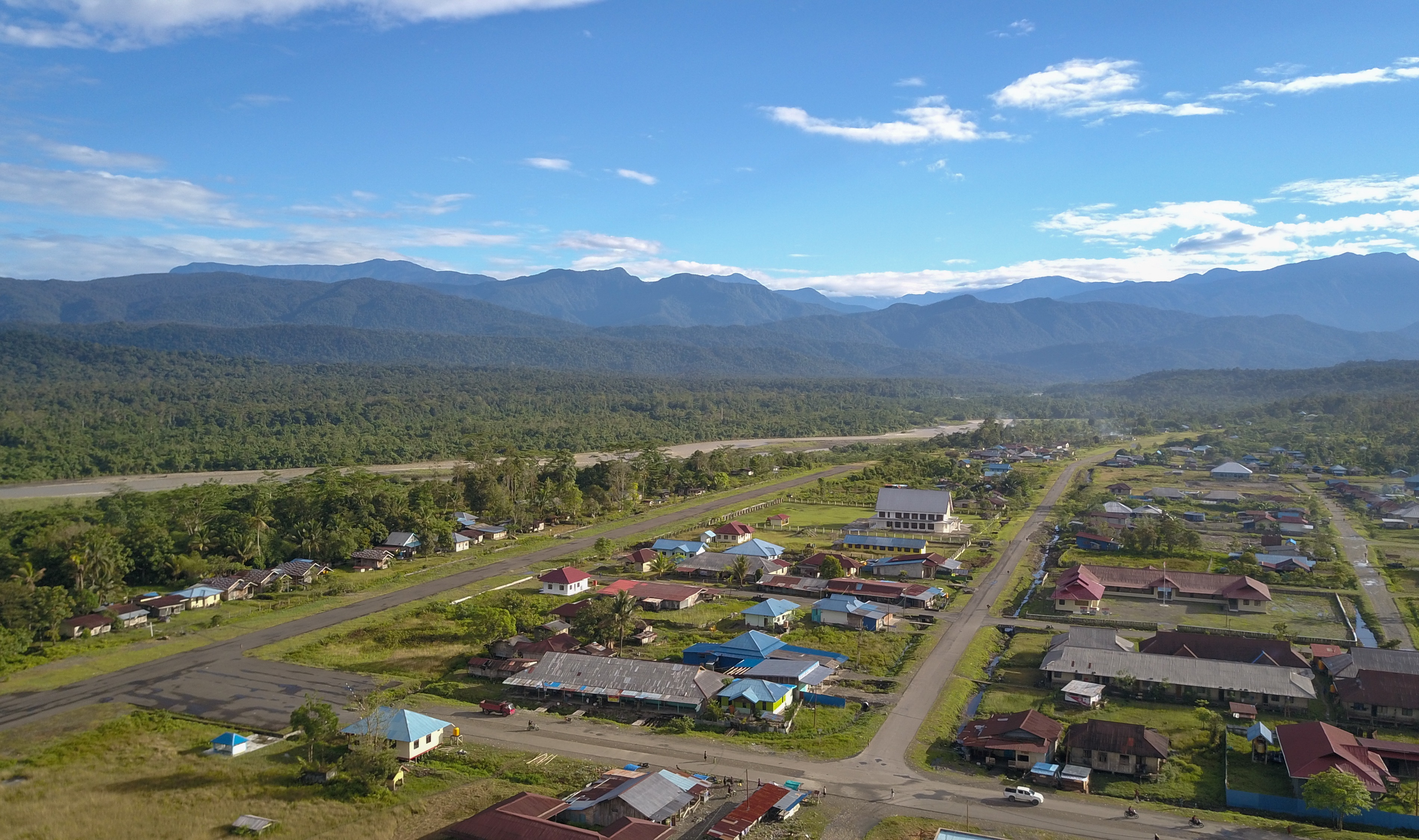 Aerial view of a settlement in a Papuan highland valley