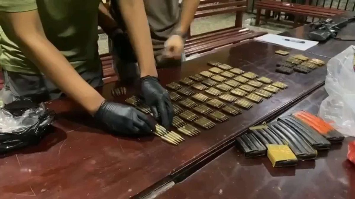 Barang bukti amunisi dan magazen dalam pengungkapan jaringan suplai di Jayapura
