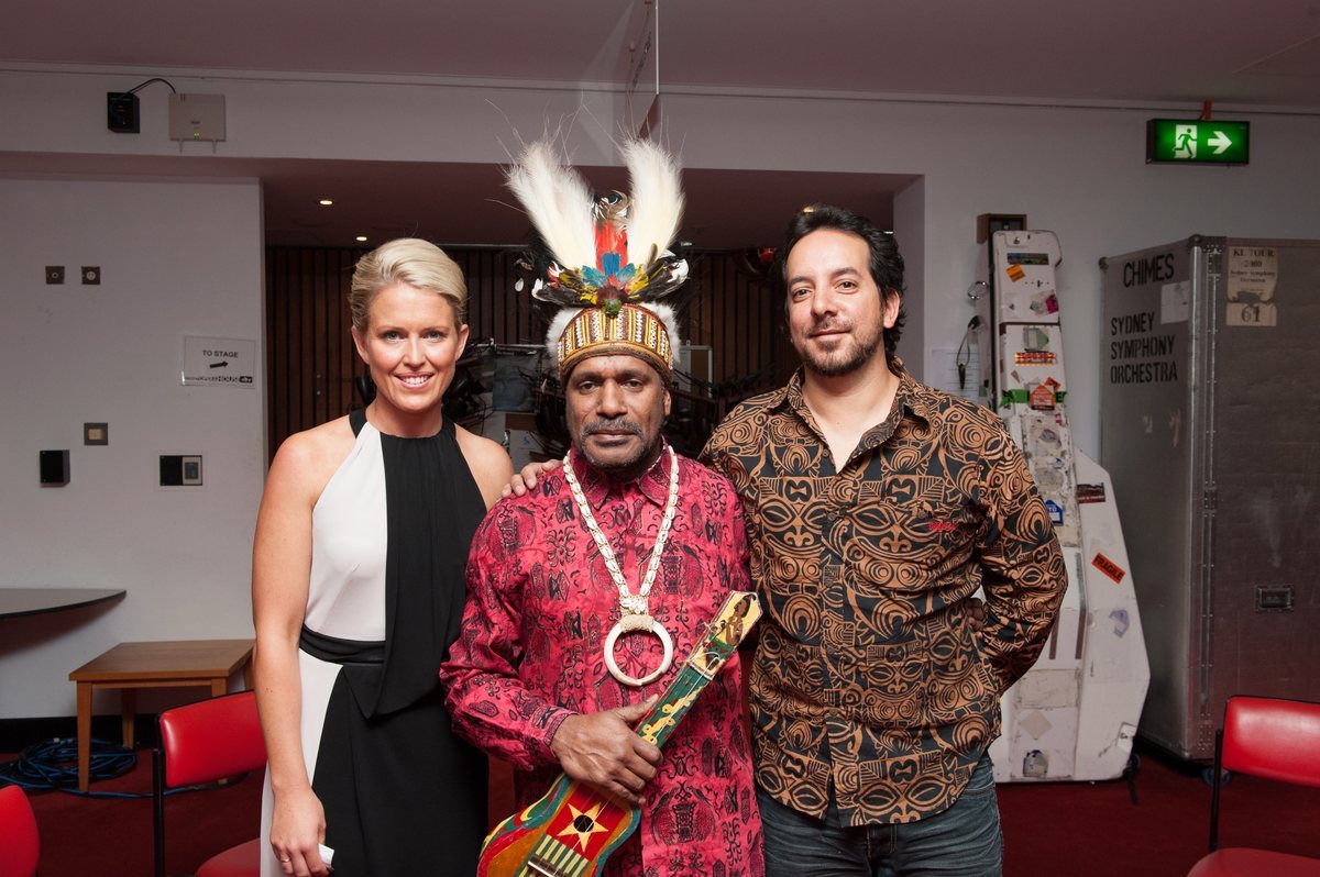 Benny Wenda dengan pakaian adat Papua dan tifa dalam sebuah acara di Sydney